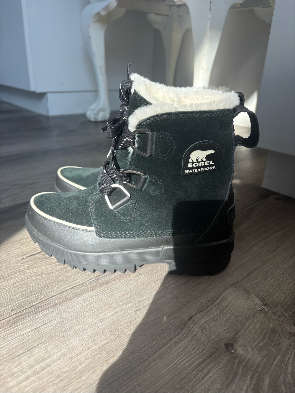 Sorel Women's Waterproof Winter Boot - Dark Black with Cream Fur